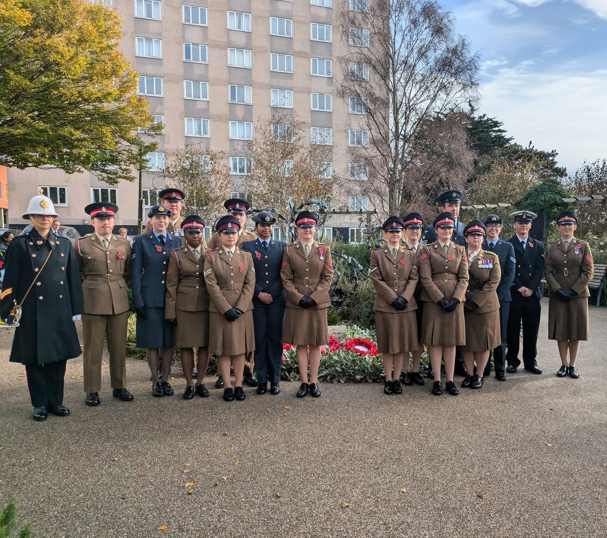 DMS_JHG_South (@dms_jhg_south) on Twitter photo Today, JHG(S) gathered with patients, staff, visitors, and dignitaries at Queen Alexandra Hospital for a moving Service of Remembrance.
It was an honor to join <a href="/PHU_NHS/">Portsmouth Hospitals University NHST</a> in commemorating this important occasion and to lay wreaths side by side in a shared tribute. Today, JHG(S) gathered with patients, staff, visitors, and dignitaries at Queen Alexandra Hospital for a moving Service of Remembrance.
It was an honor to join <a href="/PHU_NHS/">Portsmouth Hospitals University NHST</a> in commemorating this important occasion and to lay wreaths side by side in a shared tribute.