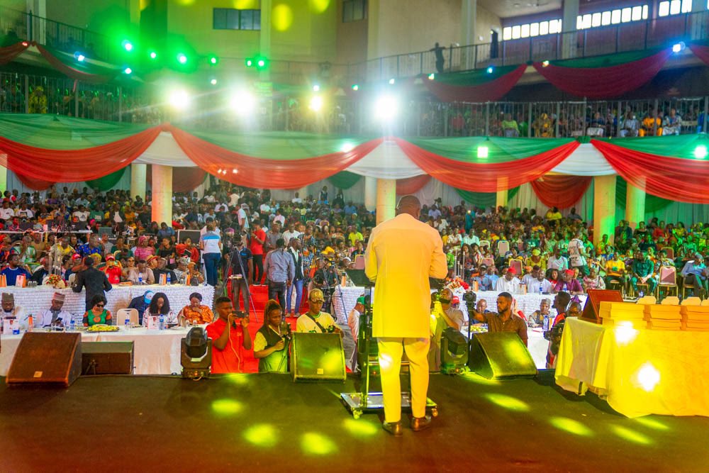 valentineozigbo's tweet photo. Saturday brought another highlight – the South East Obidient Symposium for Good Governance. I led in sponsorship of this very important gathering of over 2000 people with many leaders joining from across the country and abroad. Impressive is an understatement. The energy was electric, the commitment to a better Nigeria, infectious. 

Being surrounded by fellow citizens hungry for positive change reinforced my belief in our collective power to transform Anambra. I used this opportunity to appreciate the Obidients for their enforcement of my candidacy, present our Ka Anambra Chawapu governance framework and prayer, and to call on unity among us as we prepare to do the needful to take over the governance of Anambra State.