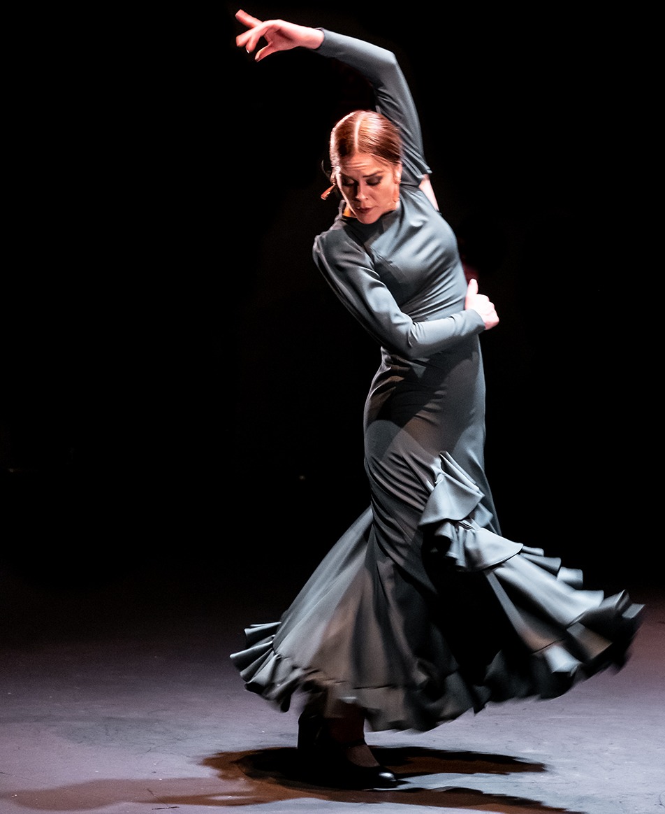 tiendaflamenca's tweet photo. #flamenco #bailaora #patriciaguerrero #palosflamencos #flamencodress https://t.co/fBoaiolsxf