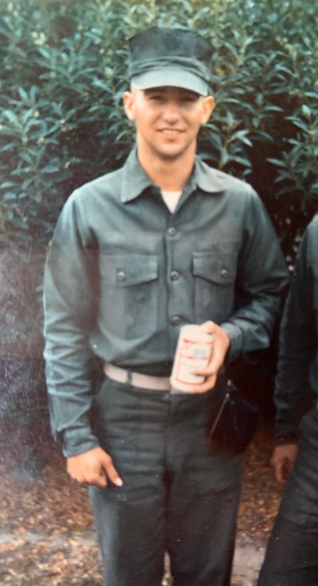 Happy Veteran’s Day to my husband, Dad, and Uncle- the men I love that kept us safe. ❤️🇺🇸