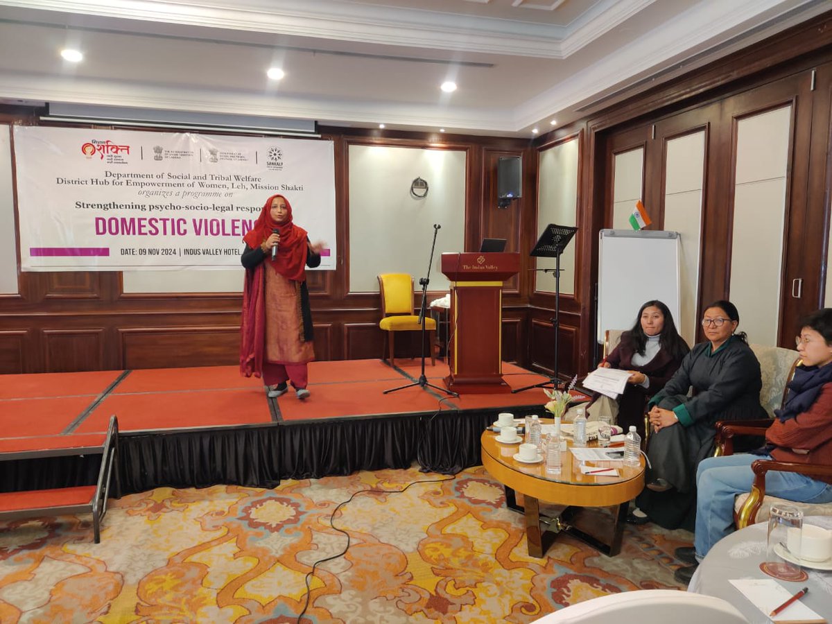splcellforwomen's tweet image. 9.11.2024: The DHEW and Social and Tribal Welfare Deptt. in Leh hosted an awareness program, "Strengthening Psycho-Socio-Legal Responses to Domestic Violence (DV)." Keynote speakers discussed DV nuances, the abuse cycle, and empower participants to support survivors.
#SpecialCell