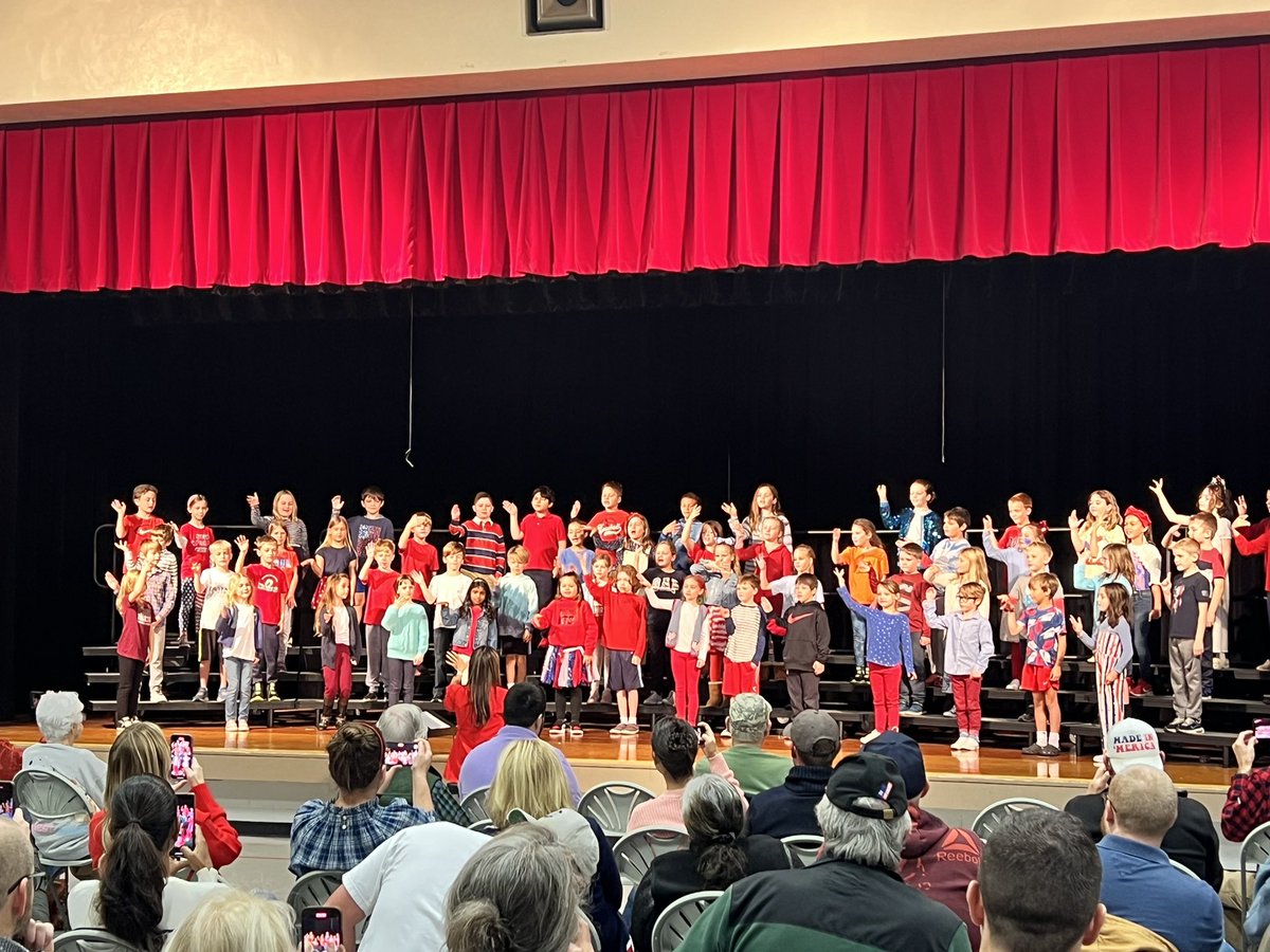 It was a pleasure honoring our Veterans w breakfast &amp; a patriotic performance by 2nd grd this morning. Thank you for your service to our great country! 🇺🇸<a href="/FHSchools/">FHSD</a> <a href="/CarolineColaca2/">Caroline Colacarro</a>