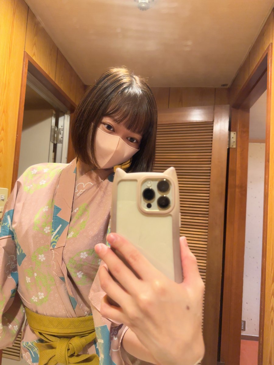 ここちゃん🧸🎀さんのエロ画像、2024年11月12日06時21分00秒に投稿