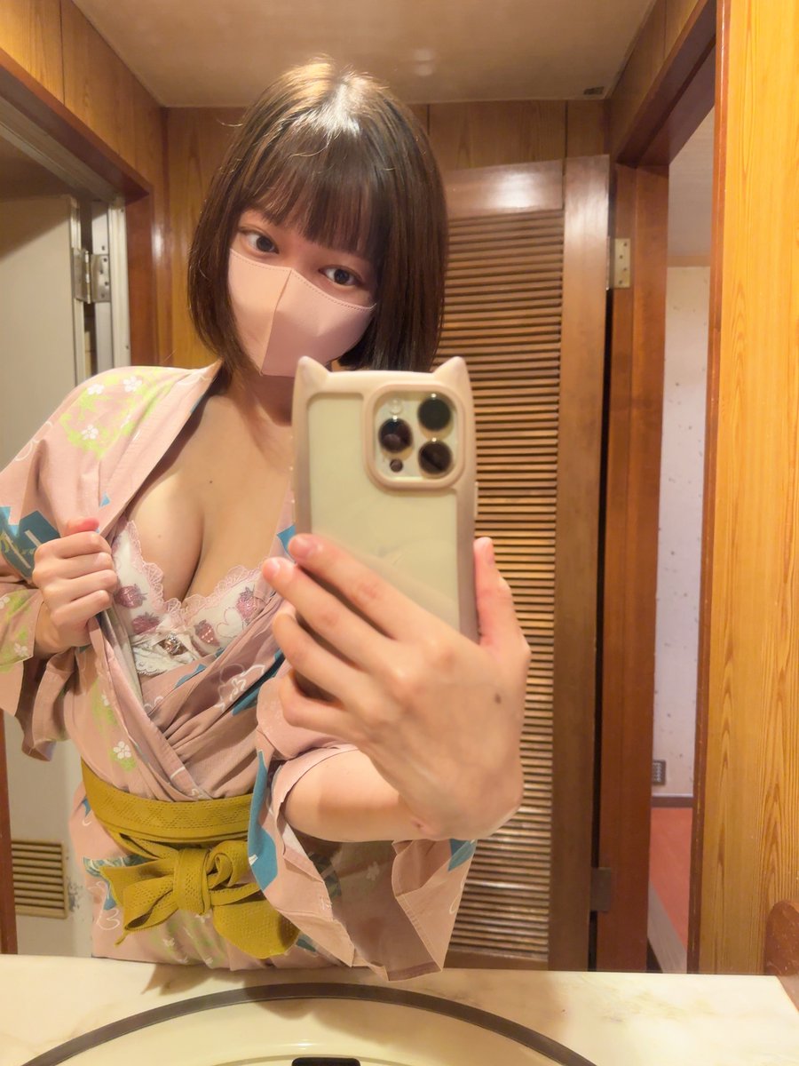 ここちゃん🧸🎀さんのエロ画像、2024年11月12日06時21分00秒に投稿