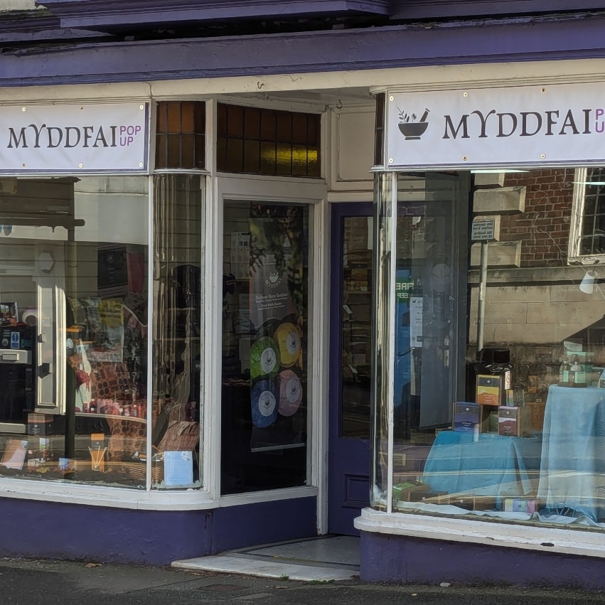 🎉 Join us for Llandeilo’s Festival of Senses this weekend! 
Enjoy 10% off all products, 15th-17th Nov, only at Llandeilo, perfect for starting your Christmas shopping! 

🛍️ Opening Times:
Fri: 10am-late | Sat: 10am-4:30pm | Sun: 10am-3pm
#Llandeilo #FestivalOfSenses #ShopLocal
