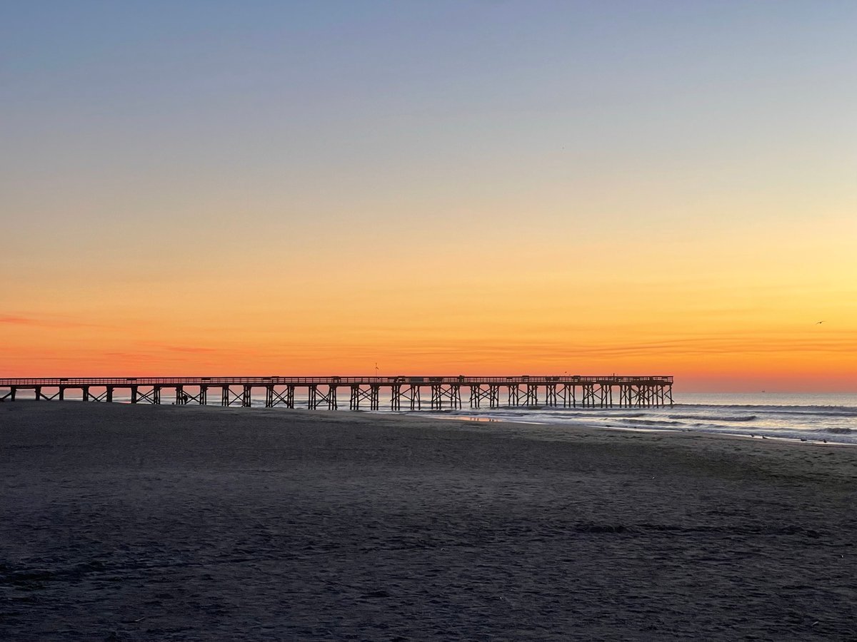 jamiefriedman's tweet image. 🌅 Good morning from the beautiful Isle of Palms!  If you've ever dreamed of making IOP your home, I'm here to make that dream a reality. 🏡✨#SCRealtor #IsleOfPalmsSunrise #SouthCarolinaLiving #BeachfrontBliss #IOP #JamieinSC onorbythebeach.com/home-search