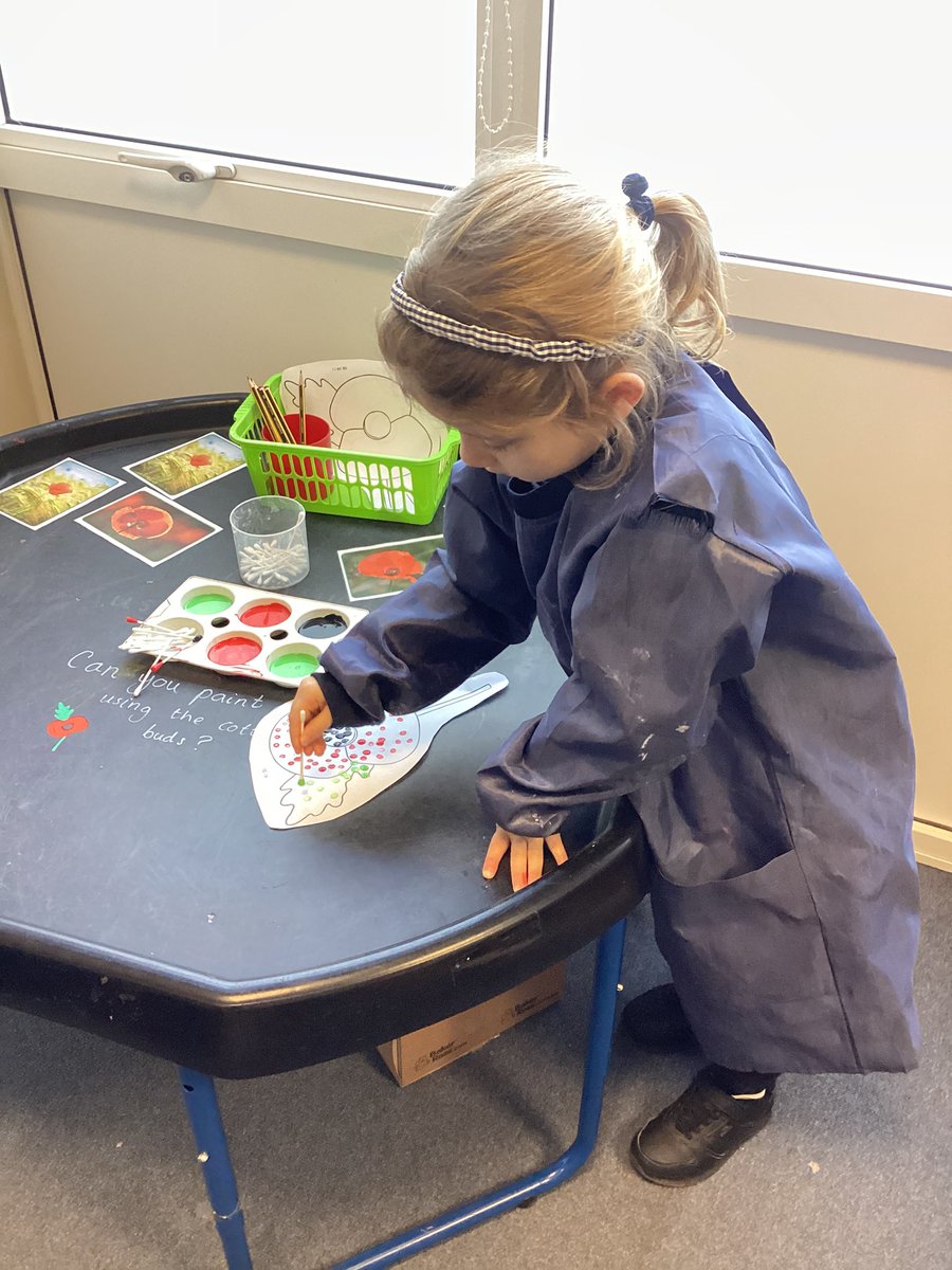 StNicksEarly's tweet photo. #StNicksReception immersed themselves in different remembrance activities today. They made wreaths and poppies as well as painting poppy fields and poppies. #StNicksRespect #StNicksCommunity https://t.co/RQqAsBa41W