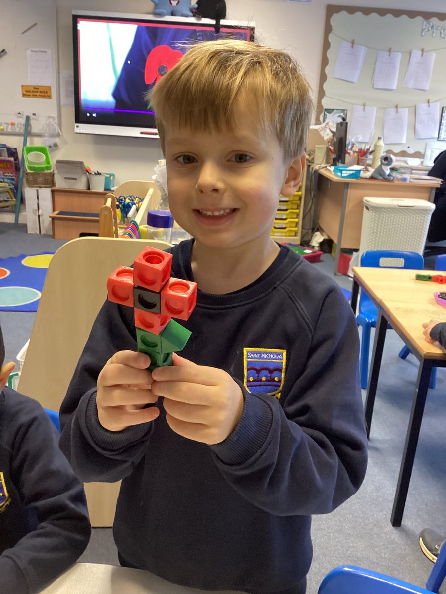 StNicksEarly's tweet photo. #StNicksReception immersed themselves in different remembrance activities today. They made wreaths and poppies as well as painting poppy fields and poppies. #StNicksRespect #StNicksCommunity https://t.co/RQqAsBa41W