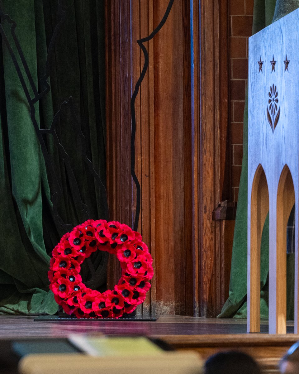 CLCArchive's tweet image. At the weekend, College gathered for a #Remembrance Service to remember those who have died in conflict. The service included hymns, anthems, readings, and prayers led by Rev Rosie Amess.
Today, College observed a two minute silence at 11.00am during an Act of Remembrance.