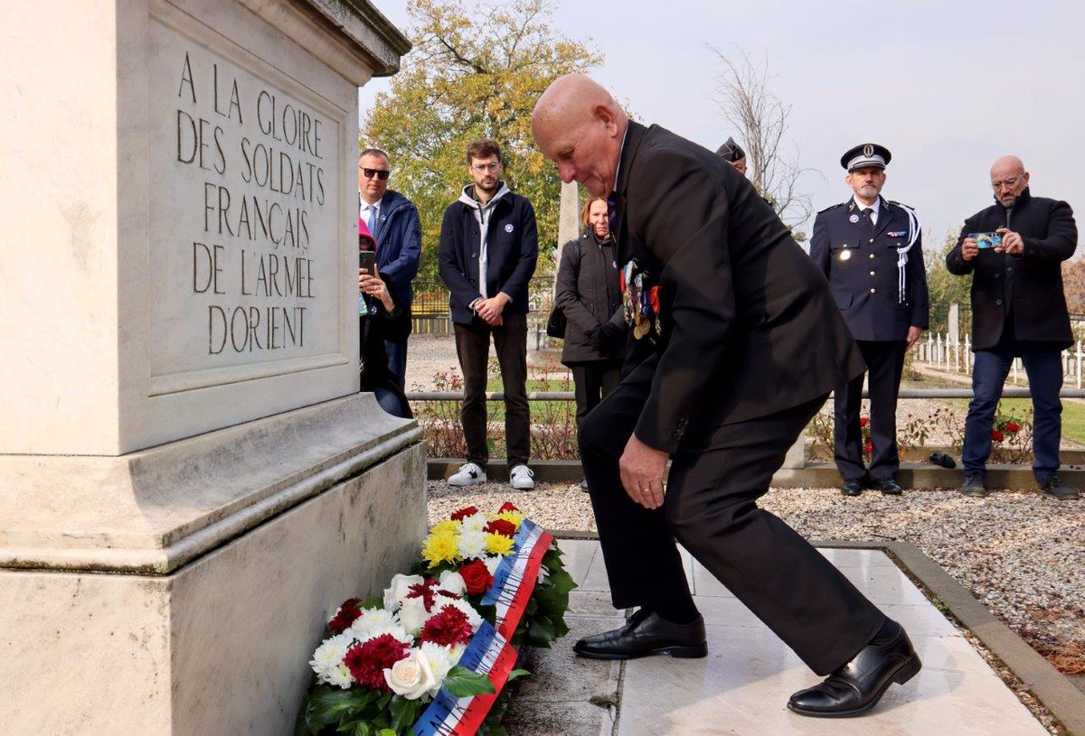 FranceMacedoine's tweet photo. 🇫🇷 En ce #11novembre, notre ambassade à #Skopje a rendu hommage aux soldats français morts pour la France et la paix. Leurs sacrifices nous rappellent notre devoir de travailler pour l'unité et la réconciliation entre les peuples. #FrontdOrient #DevoirDeMémoire 🕊️#WW1 #1GM https://t.co/Tg4ravZkWm