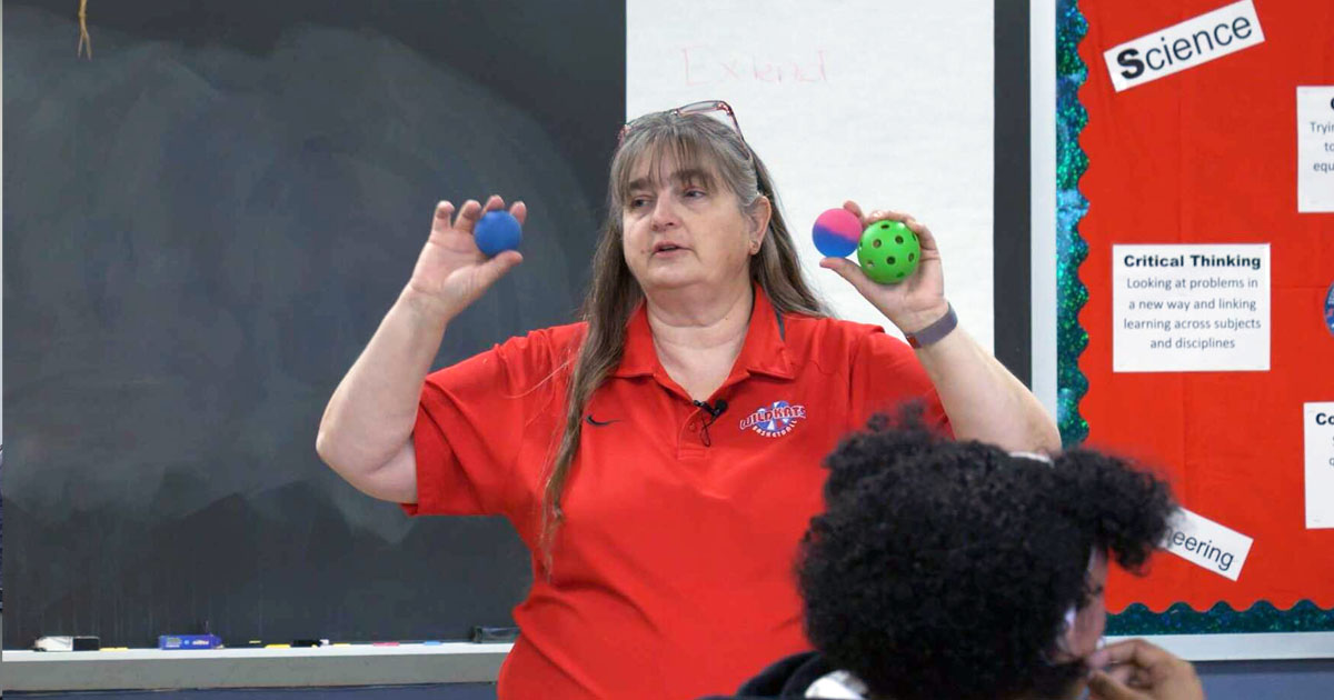 .<a href="/IndianaGEARUP/">IndianaGEARUP</a>, <a href="/Purdue_Online/">Purdue University Online</a> &amp; Kokomo teachers developed “Teaching Hands-On Math: Linear Equations” videos built around the “5Es”: engage, explore, explain, elaborate &amp; evaluate.
Story bit.ly/pt-ingu-algebra
Course available FREE to any Indiana teacher bit.ly/ingu-algebra