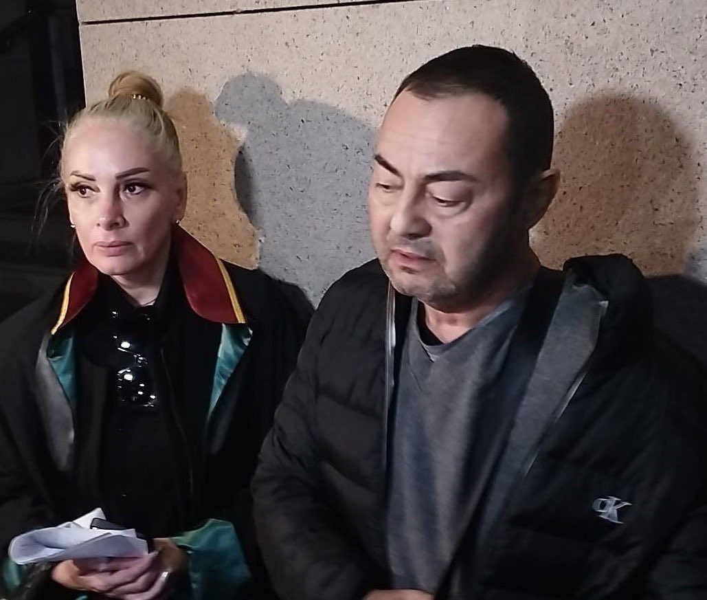 pusholder's tweet photo. Serdar Ortaç: "Malımı, mülkümü her şeyimi aldı bu kumar illeti, şimdi de adliyeye düştüm. Pişmanım, herkes kumarbaz olmuş." https://t.co/eCvscsOegC