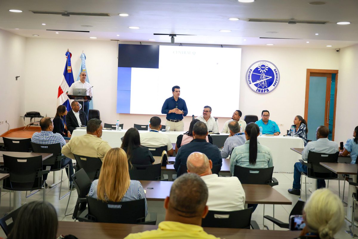 warnaudbisono's tweet photo. Iniciamos en el encuentro con la Dirección Comercial Provincial. 

Revisando junto a nuestro equipo los avances en regulación del servicio, recaudaciones, catastro y más. Seguimos trabajando para alcanzar los resultados que tanto necesita nuestra gente. 🚰

#SomosINAPA https://t.co/L2bsf57blF