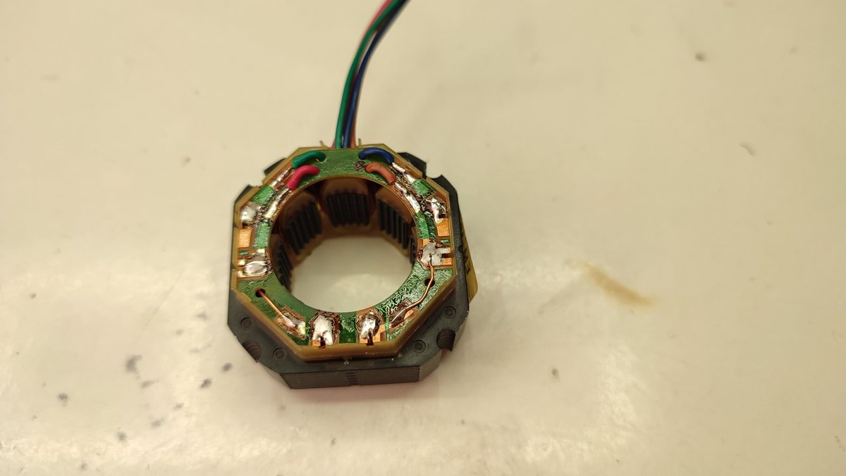 chronic_atronic's tweet photo. @Nedu_2001 Well on any motor less than like 20yrs old it's not necessary anymore it seems, with bipolar drivers being commonplace after that. I did it on a second one too where it was easier cause it had a proper PCB in the back https://t.co/0NZn6rQdTK