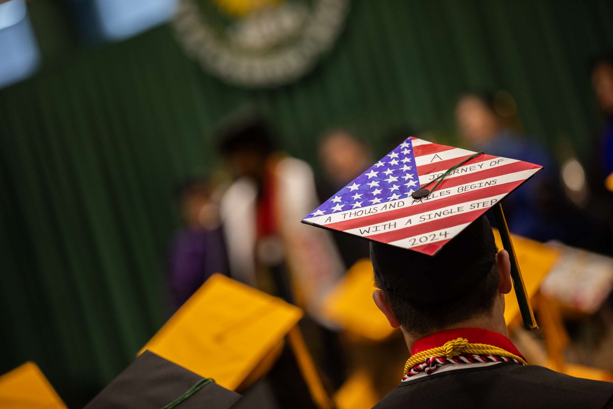 Honoring all veterans today. 🇺🇸 Thank you for your courage, dedication, and sacrifice. At #SUNYOswego, we're proud to rank among the most military-friendly universities, creating a space for our veteran and military students to thrive. #VeteransDay

ow.ly/rYP950U4qNi