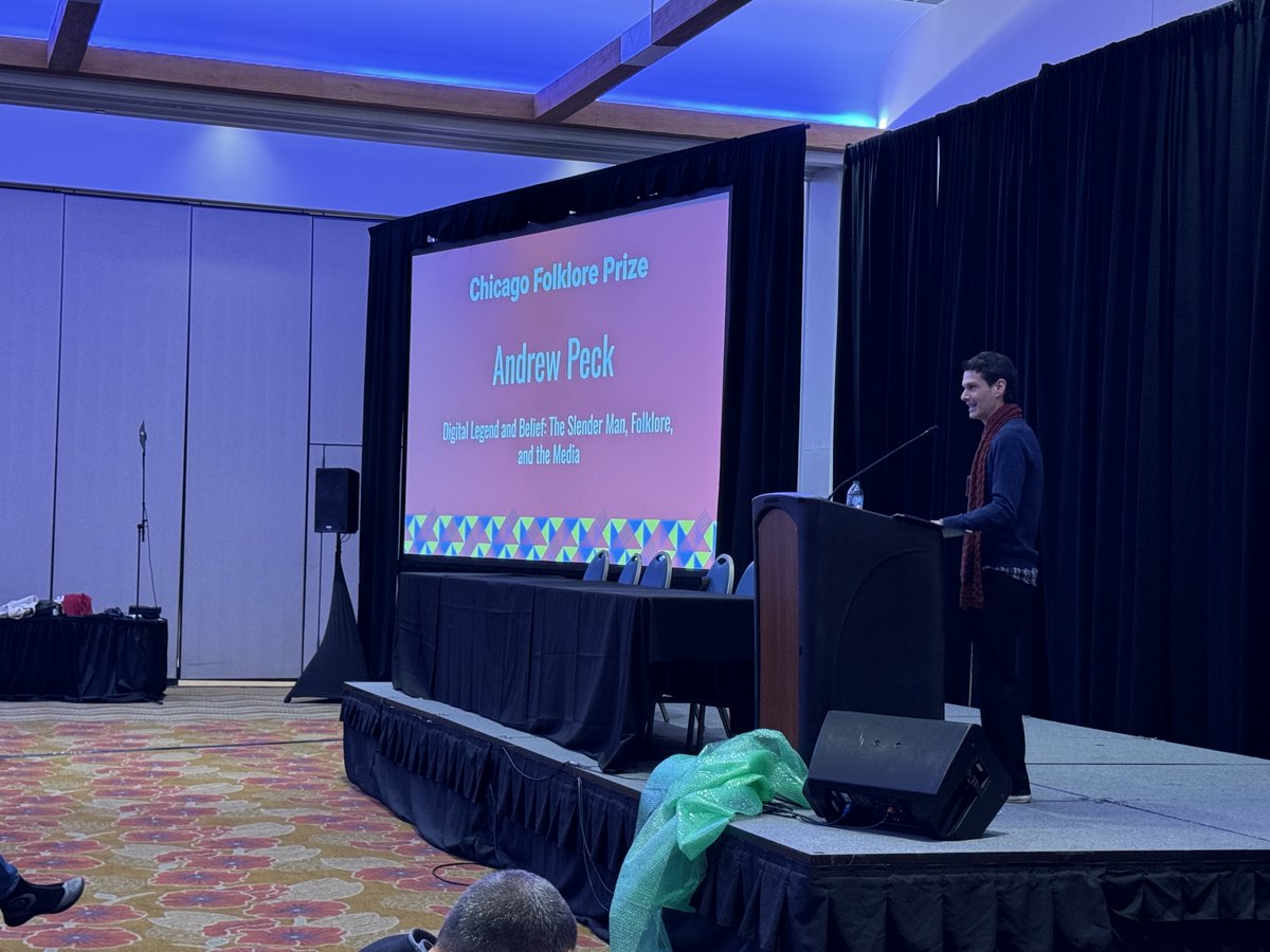 UWiscPress's tweet image. Congratulations to Andrew Peck, whose book DIGITAL LEGEND AND BELIEF: THE SLENDER MAN, FOLKLORE, AND THE MEDIA won the Chicago Folklore Prize, presented at this year's @afsfolklorists conference!
Learn more about the book here: uwpress.wisc.edu/books/5998.htm