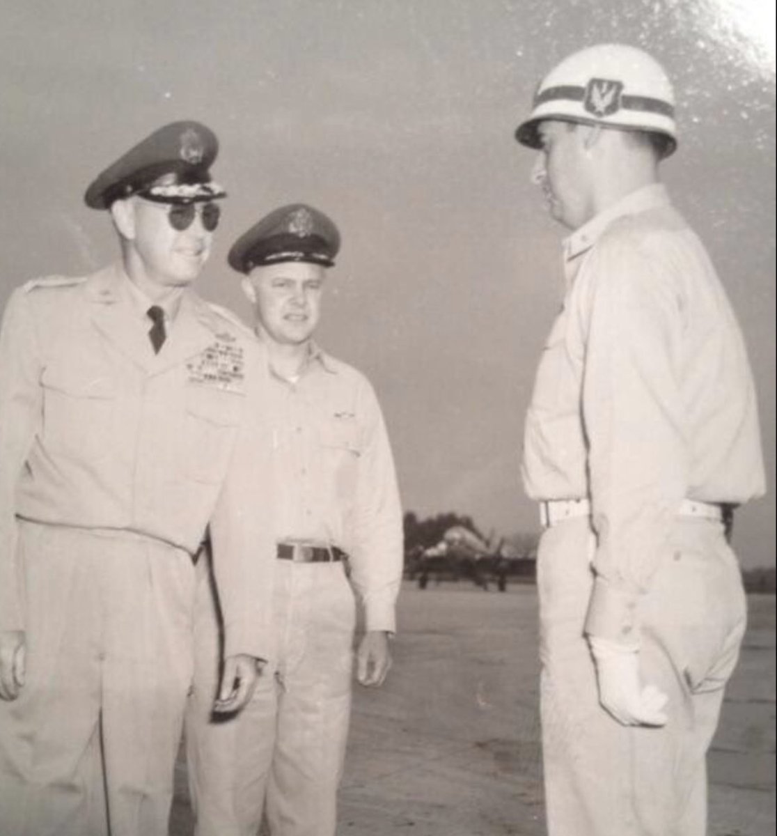 HarlanCoben's tweet image. Thank you to all our veterans, including a posthumous one to my father Carl Gerald Coben, age 21 in this photo (right), who served in the Pacific.  
At ease, soldier.  
#VeteransDay #Veterans