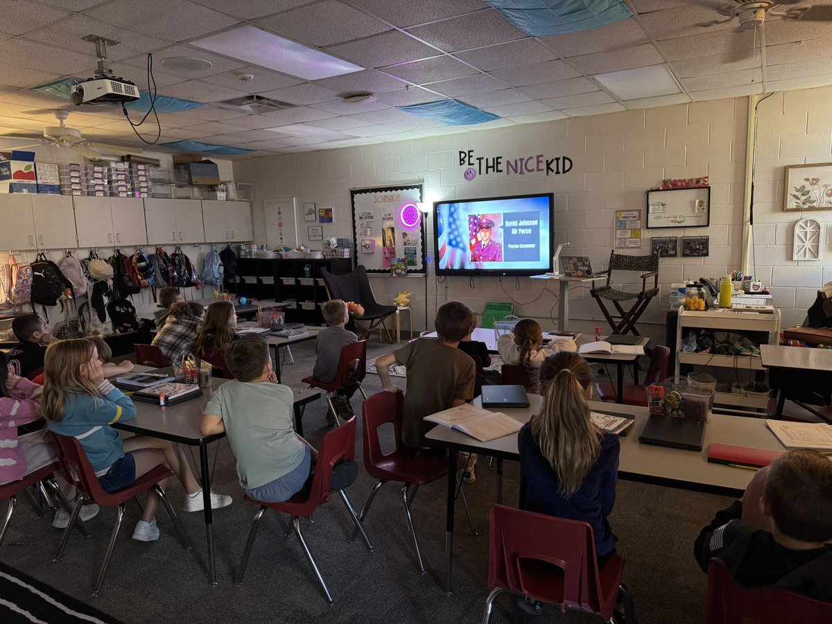 ally__leanne's tweet photo. Listening to my sweet students singing “God Bless the USA” while seeing all the veterans connected to LES is something special. Thank you, Veterans, for everything! ♥️🇺🇸 
#TheLeopardWay @LorenaISD @Lorena_Elem https://t.co/dWxJgrSkAN