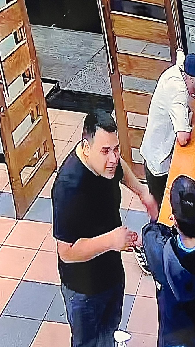 AlbertJulian13's tweet image. 😡Este es el CSM maldito que casi mato al CONSERJE ADULTO MAYOR de 68 años departamento 608 PISO (6)SAN PABLO CON GENERAL BAQUEDANO barrio Brasil RT COMPARTAN