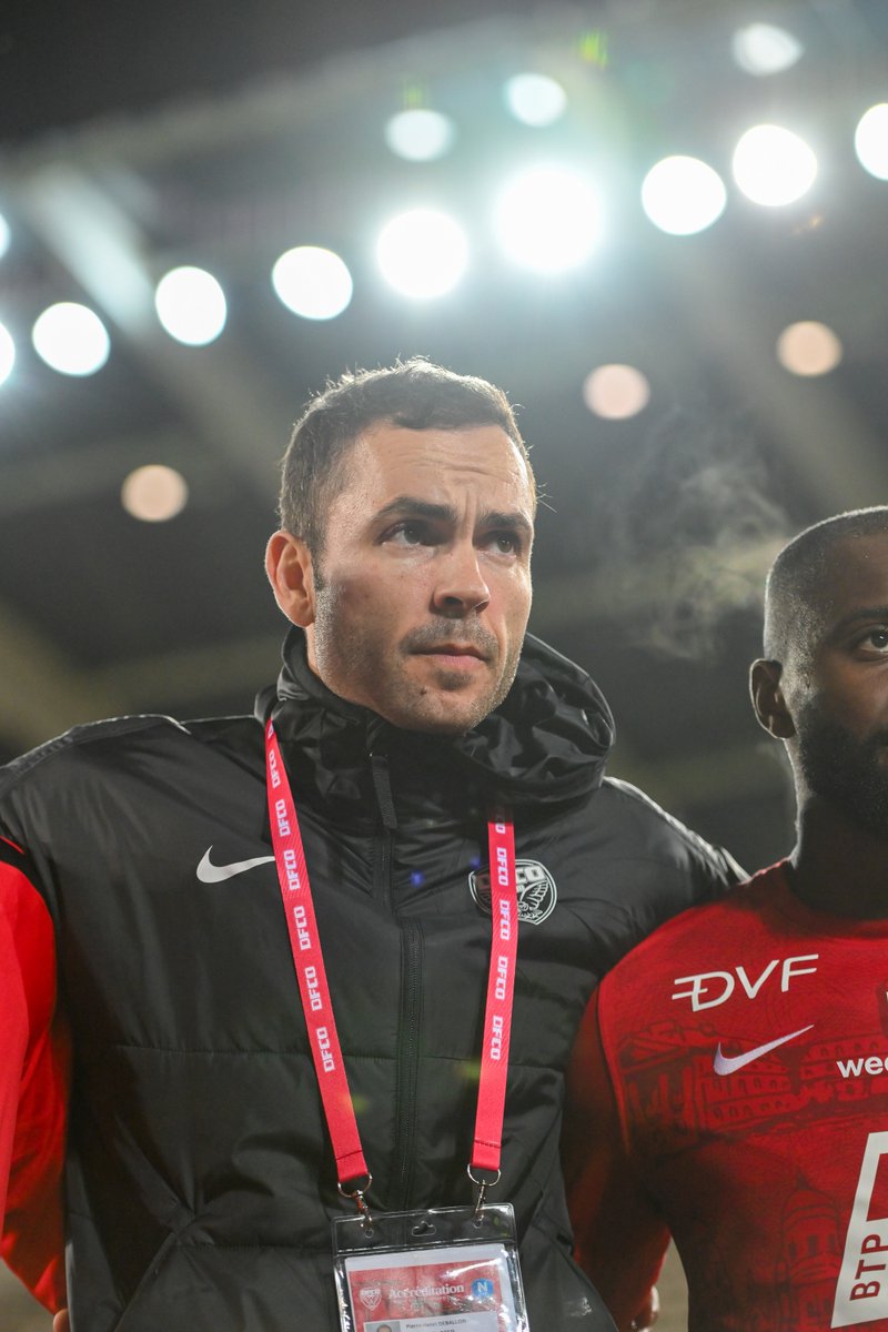 🔴⚽️🎙️ Alors  que le DFCO est entré dans une cure d’austérité, avec notamment  plusieurs licenciements au sein de son personnel administratif, Pierre-Henri Deballon a choisi de se livrer dans nos colonnes afin de s'en expliquer. 
👉tinyurl.com/28ydj28m