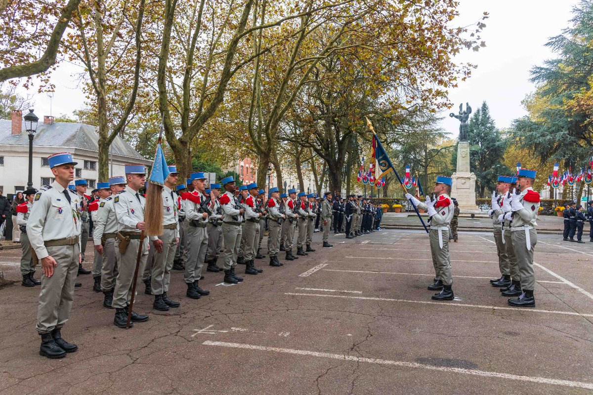 12e régiment de cuirassiers (@12ecuirs) on Twitter photo Aujourd’hui, le <a href="/12eCUIRS/">12e régiment de cuirassiers</a> est fier d’être présent à la cérémonie du 11 novembre à Orléans et dans ses communes jumelées 🇫🇷
Hommage à ceux qui ont combattu pour notre liberté et à tous les soldats ayant sacrifié leur vie pour la France 🫡
#11Novembre #VotreHistoireNotreHistoire Aujourd’hui, le <a href="/12eCUIRS/">12e régiment de cuirassiers</a> est fier d’être présent à la cérémonie du 11 novembre à Orléans et dans ses communes jumelées 🇫🇷
Hommage à ceux qui ont combattu pour notre liberté et à tous les soldats ayant sacrifié leur vie pour la France 🫡
#11Novembre #VotreHistoireNotreHistoire