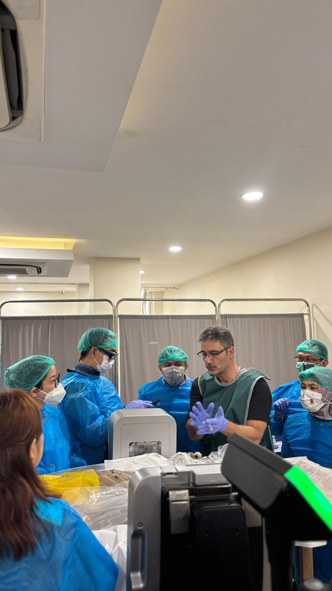 tariqtramboo's tweet image. The worst pain known to mankind #Trigeminalneuralgia , also known as a suicide pain. 

Patients suffering from this condition experience electric shock like pain on their face and may sometimes get confused with tooth pain.

Teaching the finest of neurologists from Indonesia and…