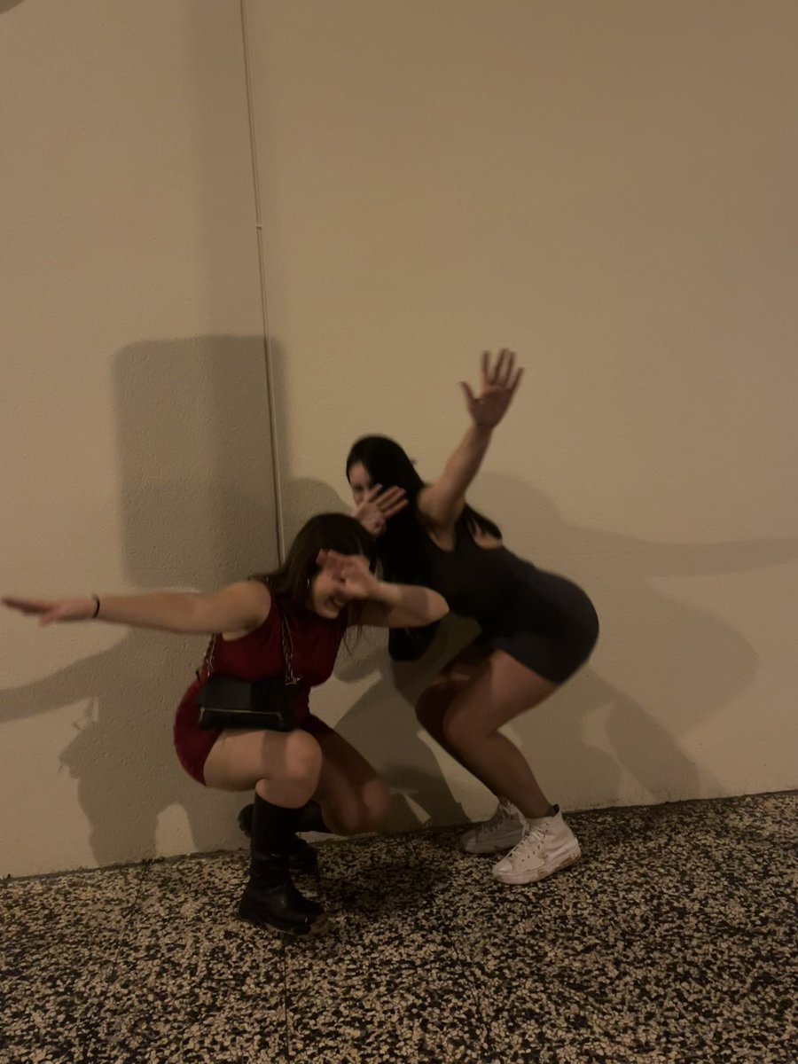 rocioaraanda's tweet photo. pongamos otra vez d moda el dab por favor 😫😁 #dab https://t.co/nuy5zcvZq5