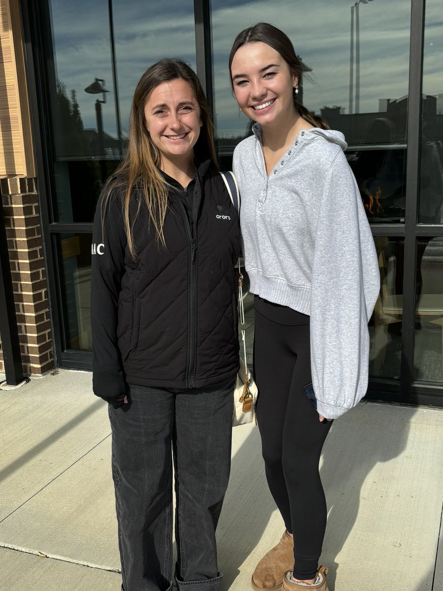 Former Shoregals golfer and the University of Cincinnati golfer and graduate Paighton Masterson, left, took time out of her busy weekend to talk collegiate golf with freshman Lily Dorsey. Thanks Paighton! ❤️ <a href="/MMay_40/">Michael J. May</a> <a href="/AvonLakeSports/">Avon Lake Athletics</a> <a href="/AvonLakeSchools/">Avon Lake Schools</a> <a href="/AvonLake_HS/">Avon Lake HighSchool</a> <a href="/ALCurriculum/">Avon Lake Schools Assistant Superintendent</a>