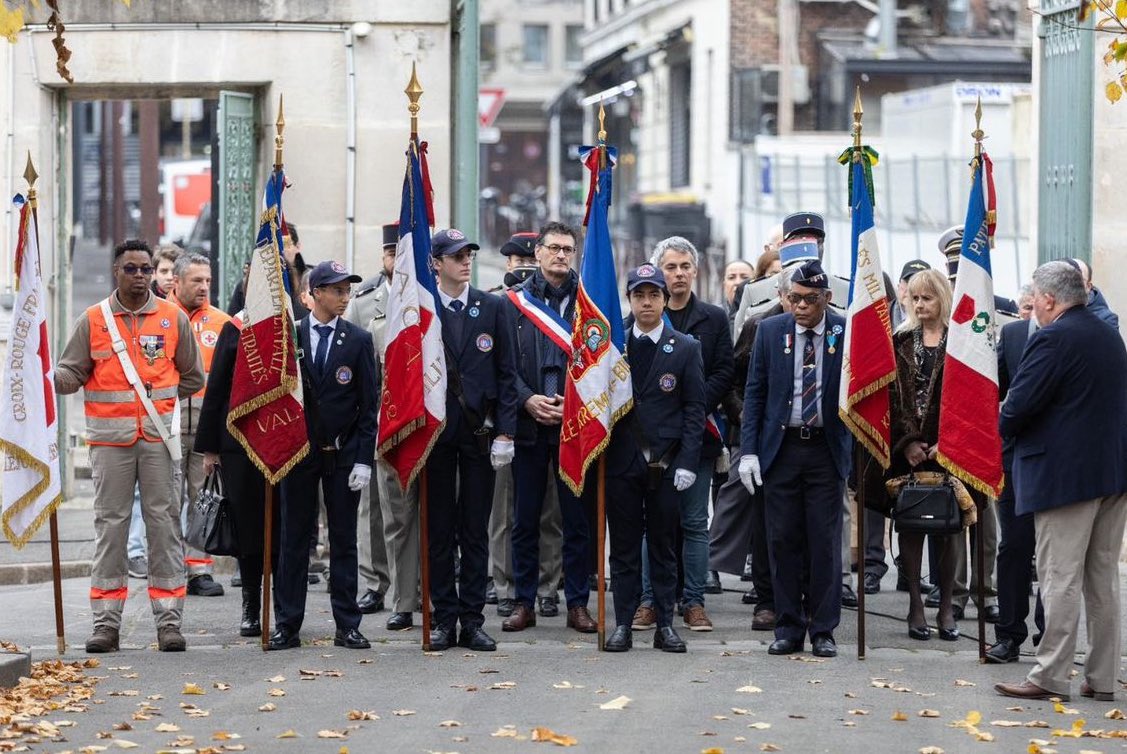 🇫🇷Commémoration du 11 novembre. 
"L'Humanité ne peut se passer de la paix ; car la paix, c'est la loi de la vie humaine, c'est le droit et c'est la justice » disait Jaurès.
Nécessité de se souvenir et de transmettre aux générations futures, restons fidèles à notre idéal de paix.