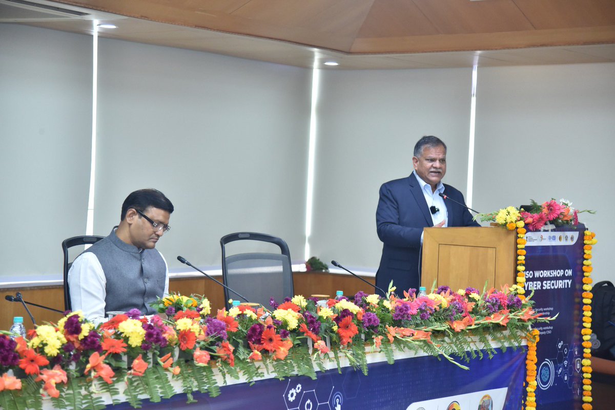 The Govt. of Uttar Pradesh organized a successful #CyberSecurity CISO Workshop for senior leaders in collaboration with NeGD MeitY GoI, inaugurated by Shri Manoj Kumar Singh, Chief Secretary Govt. of UP. 
@ChiefSecy_UP
