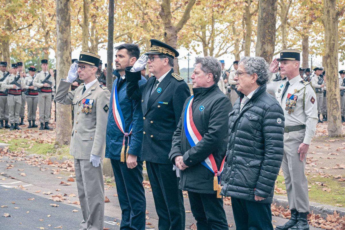 #Cérémonie #11novembre 🇫🇷 | Le préfet a présidé la cérémonie du 106ème anniversaire de l’Armistice du 11 novembre 1918, en présence des autorités civiles et militaires, des associations d’anciens combattants, ainsi que de nombreux jeunes du conseil municipal des enfants de la