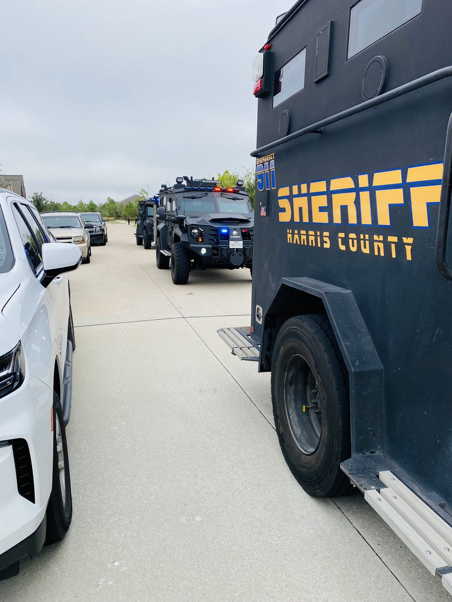 BryanBuccini's tweet photo. HCSO SWAT is assisting @HCpct5 with a barricaded subject near the 19100 block of Goodnight Peak Trail Dr in Harris County. Following a brief pursuit with @HCpct5, the suspect pointed a firearm at deputies and retreated into his residence. Felony charges have been accepted. Please avoid the area updates to follow.
