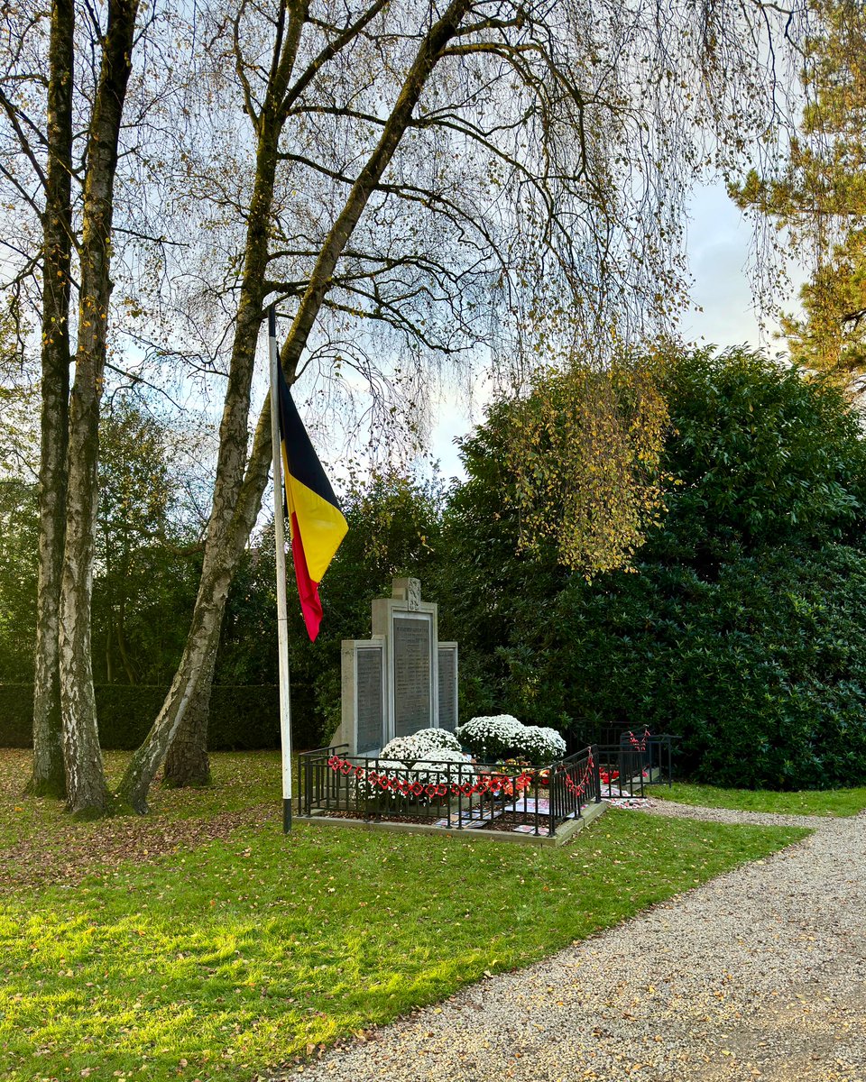 Sint-Martens-Latem, Kerkhof 🇧🇪 
#wapenstilstand 
#RemembranceDay 
#RemembranceDay2024