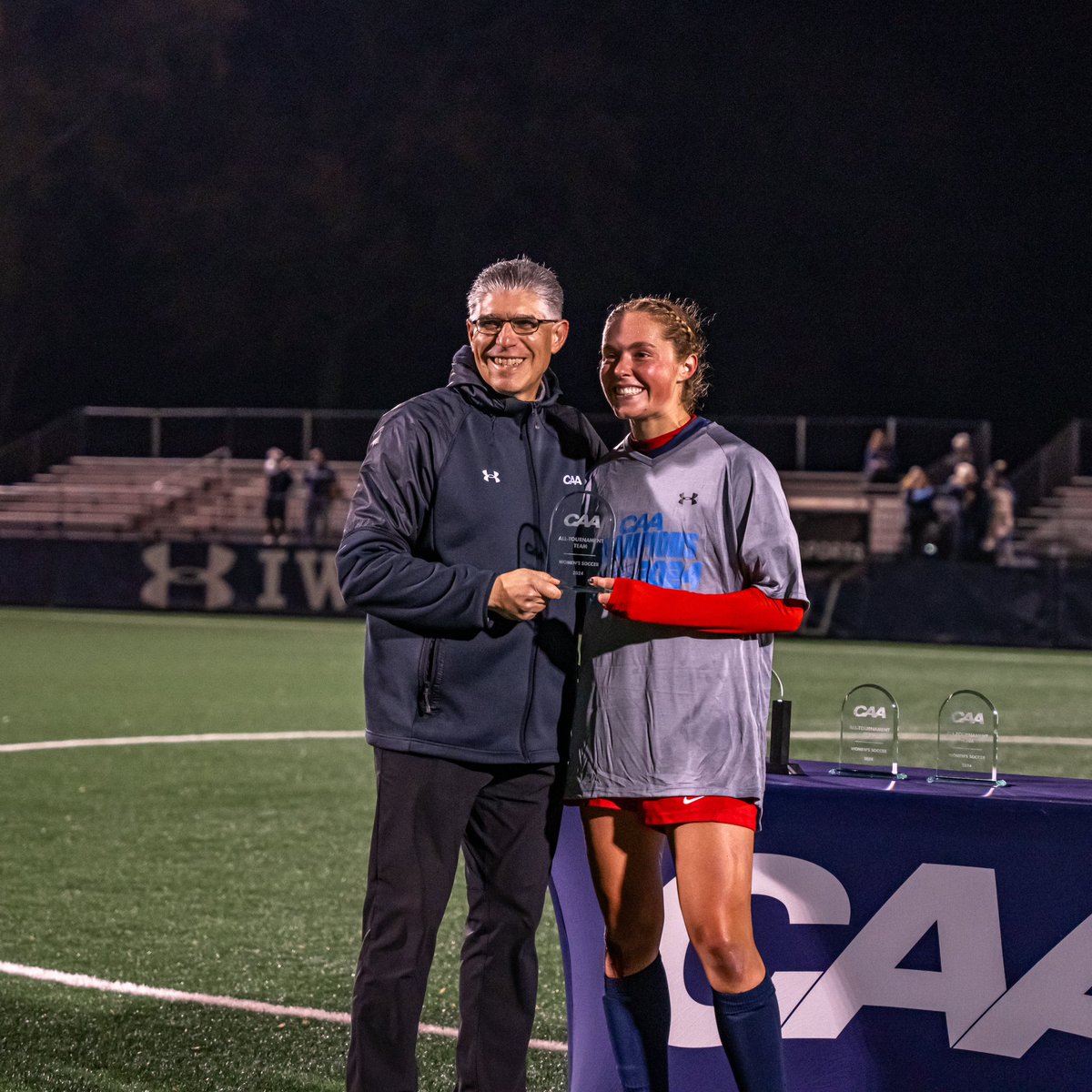 StonyBrookWSOC's tweet photo. Our CAA All-Tournament Team honorees ✨

♦️Linn Beck (Most Outstanding Player)
♦️Luciana Setteducate
♦️Kerry Pearson
♦️Reilly Rich

🌊🐺 x #CAASoccer https://t.co/NeB1jDKb2P