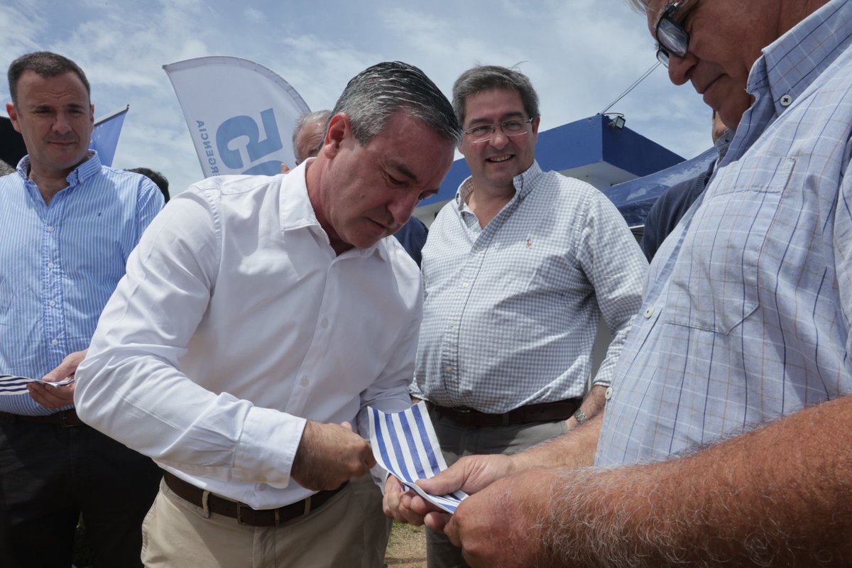 ASSEcomunica's tweet photo. #ASSE inauguró #hoy una Base del #SAME105 en San Luis
👉 De esta manera, son 14 las Bases inauguradas en el departamento de #Canelones
👉 Se cumple así con el Plan Estratégico diseñado en 2020
#Descentralización
#OrgullososDeNuestrosEquipos💪
@SosaAbella https://t.co/Q4c24LBrLD