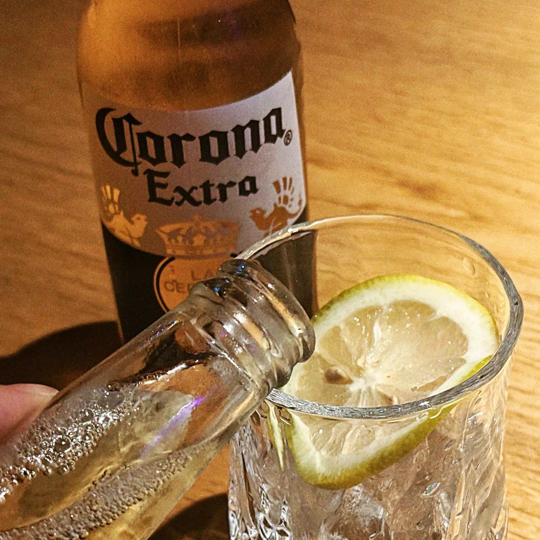 dsfdgdfdff's tweet image. Have a glass of wine before going to bed