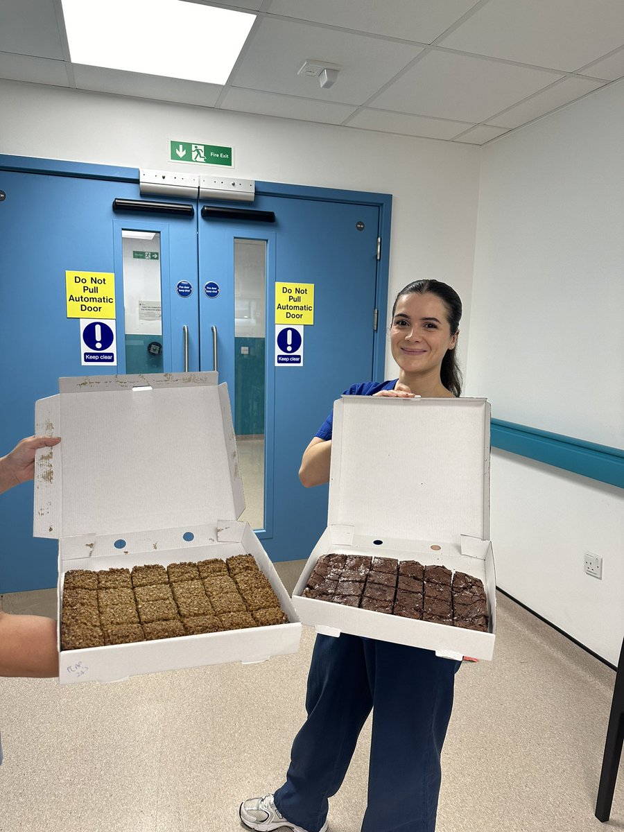 ED/EAU Nursing JR OUH (@edeaunursingouh) on Twitter photo A very big thank you to <a href="/BarefootOxford/">BarefootOxford</a> for kindly donating us some yummy baked goods to JR Emergency Department today!
They went down a treat! 💙🧁 A very big thank you to <a href="/BarefootOxford/">BarefootOxford</a> for kindly donating us some yummy baked goods to JR Emergency Department today!
They went down a treat! 💙🧁