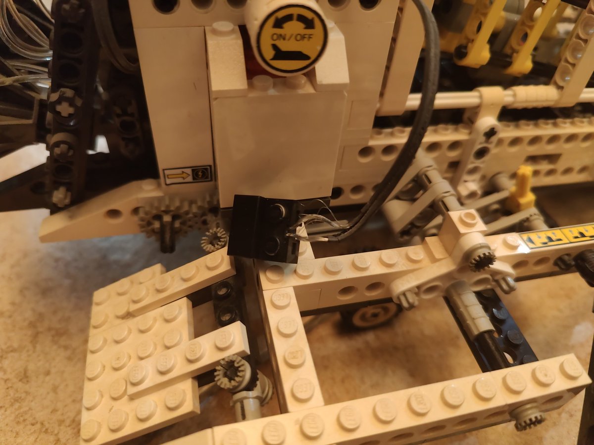 CoinCoin88's tweet photo. Hey @LEGO_Group ! After a visiting KSC in Florida we're now dusting my old 8480 set with my son. Elastics are loose, many of the crown-shaped "washers" have cracked with time + powder-connectors brick is shorted. Can you help with this? Thanks! https://t.co/C8Yk5ML6Vr