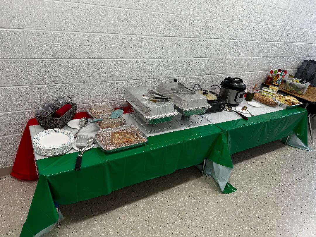 MESaacps's tweet photo. @AACountySchools Italian Day for staff at MES! 🇮🇹 https://t.co/pAEgNbQmsZ