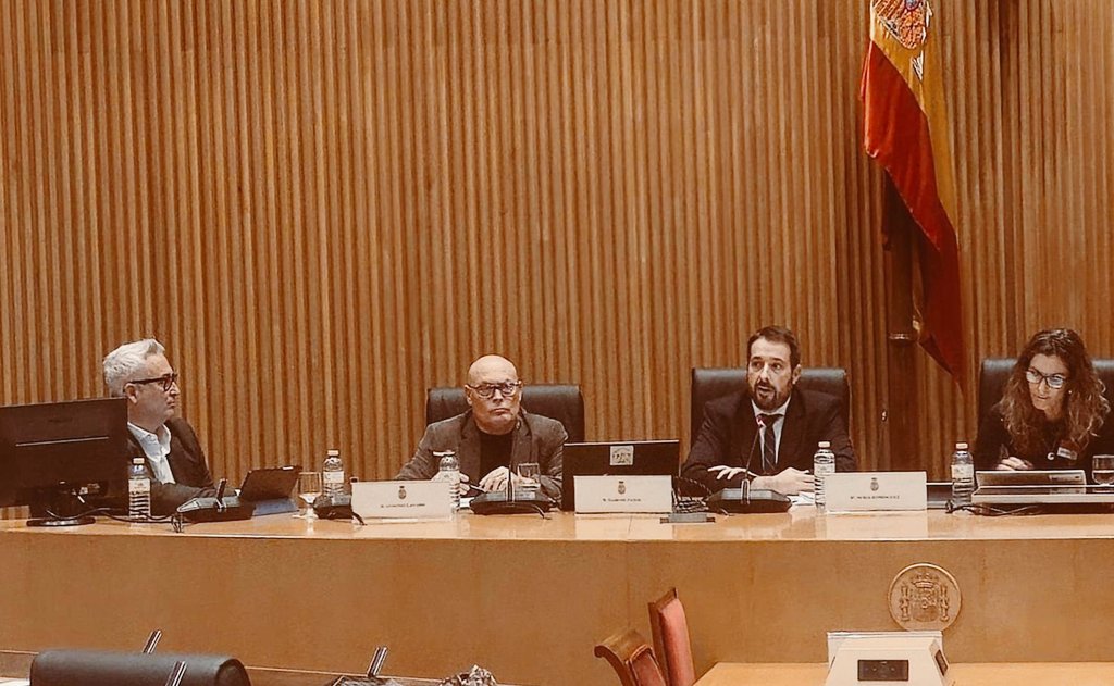 Marcos Pazos-Couselo <a href="/mpazoscouselo/">marcospazos</a>, enfermeiro profesor da <a href="/UscEnfermeria/">Facultade de Enfermería USC</a> da <a href="/UniversidadeUSC/">USC</a>, participou na presentación no Congreso dos Deputados <a href="/Congreso_Es/">Congreso</a> do Libro Blanco da Diabetes en España, do cal é autor dun capítulo.