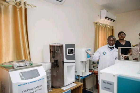 Monafrique8's tweet photo. 🇨🇮L’Université Peleforo Gon Coulibaly de Korhogo (UPGC) dispose désormais de deux laboratoires à la pointe de la technologie et dédiés à la filière karité en son sein. https://t.co/FbsVOJai4f