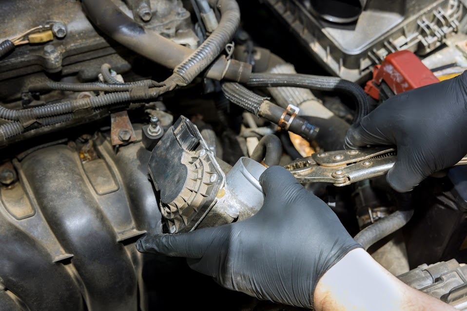 AMCAutoRepair's tweet photo. Looking for a reliable mechanic? Give AMC Auto Repair a try! https://t.co/Nnge3qV7PN #LampAdjustingStation #ASECertifiedMechanics #OilChange #CheckEngineLight #STARSmogCheck https://t.co/fVLnqy0P4O
