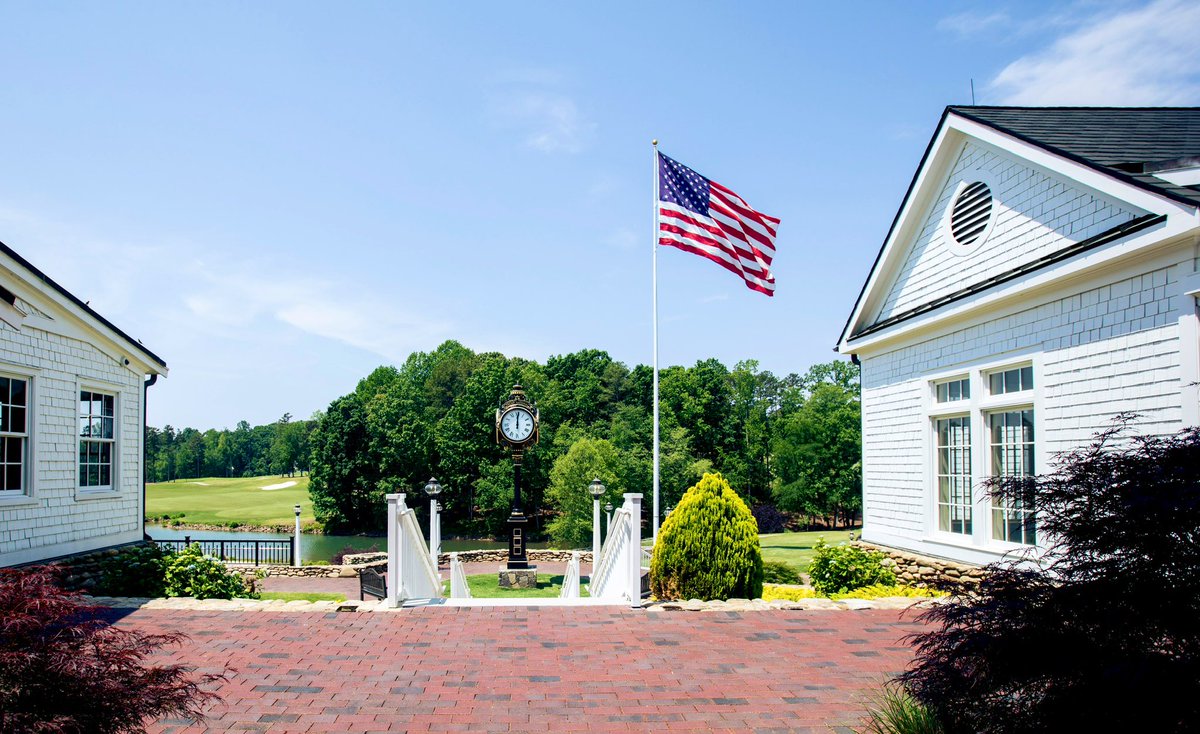 TrumpCharlotte's tweet image. Home of the free because of the brave. Today we honor the men and women that have served, continue to serve, and who have made the ultimate sacrifice for our nation.🇺🇸💙 #VeteransDay #TrumpCharlotte