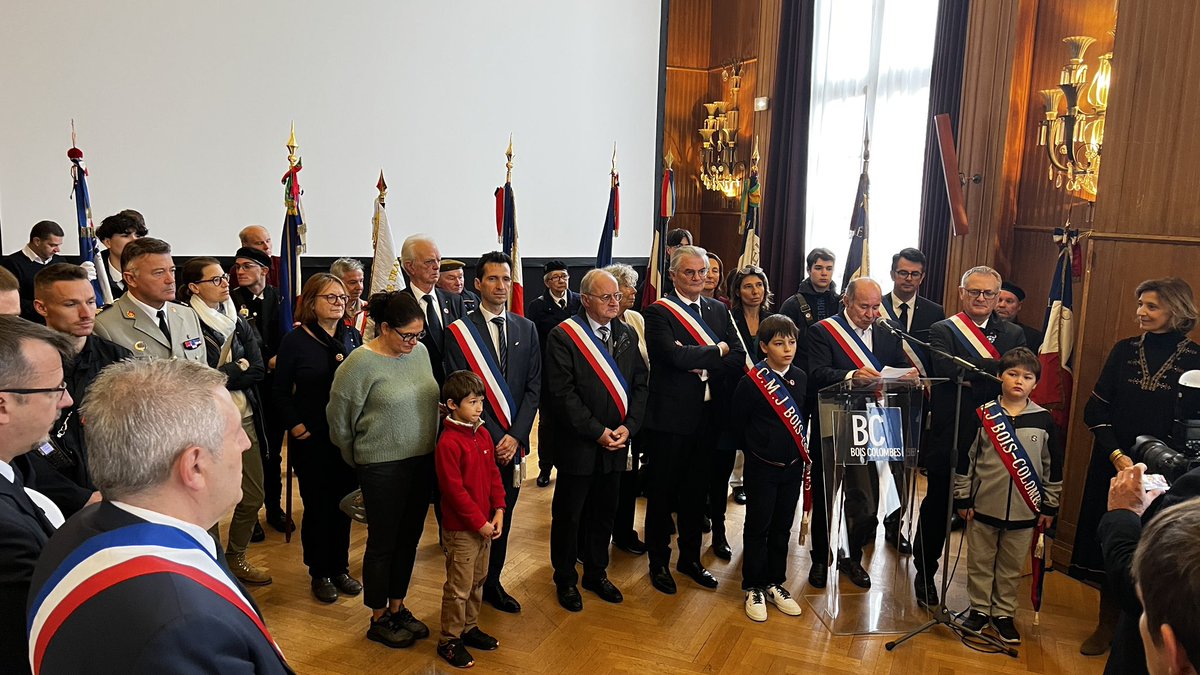 🇫🇷 En cette journée d'hommage du 11 novembre 1918, nous rendons hommage à tous ceux morts pour la France.

🕊️ N'oublions jamais les vies innocentes, de celles et ceux qui ont fait le sacrifice ultime pour la paix !

Ils nous obligent. 🙏🏻

#11novembre #armistice #boiscolombes