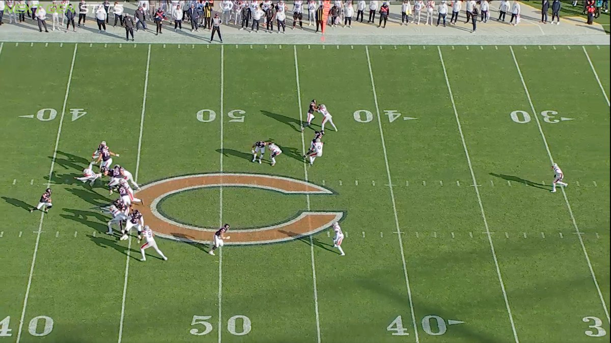 billbarnwell's tweet photo. Three sacks from Caleb Williams and the Bears yesterday. The problems aren't just one person or one issue. 

First, the pass pro doesn't do a great job here. And then Williams gets to the end of his drop and nobody is even *looking* for the football, let alone open. https://t.co/MBADwhrDAb