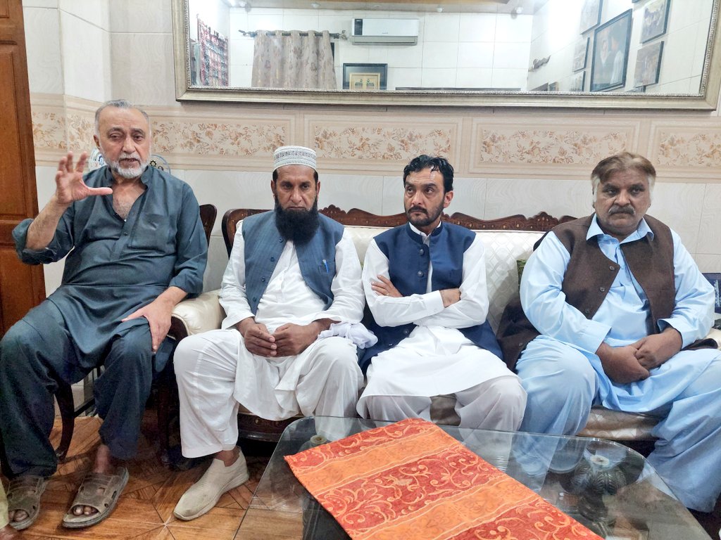 Awan82134's tweet photo. پیپلزپارٹی پشاورسٹی #PK81 کا مشاورتی اجلاس زیر صدارت پی کے 81 کے صدر پیرمحمد سٹی صدر ذوالفقار افغانی کی رہائش گاہ پر منعقد ہوا،
جس میں موجودہ سیاسی بحران کے حوالے سے تفصیلی گفتگو ہوئی،
اجلاس میں متفقہ طور پر قرارداد پاس کی گئی
@BBhuttoZardari
@MediaCellPPP @FaryalTalpurPk https://t.co/prNwpOuzP8
