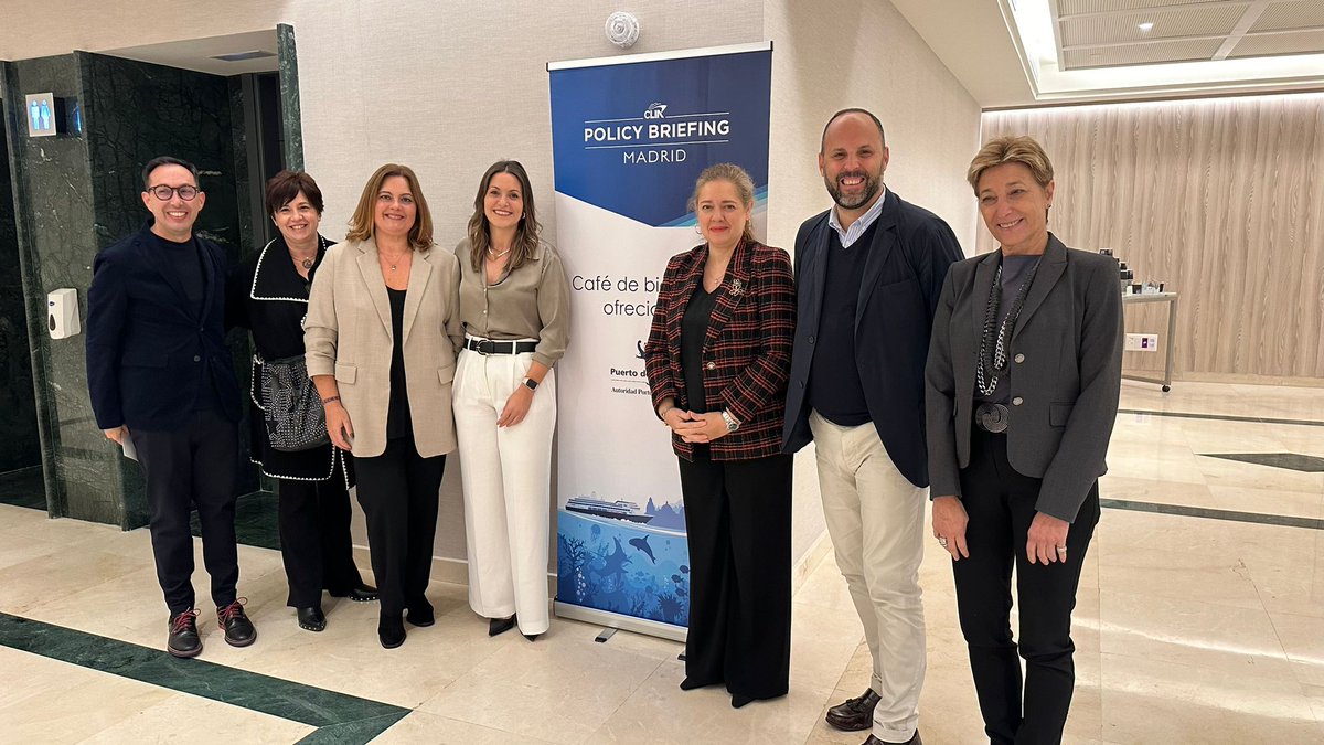 LasPalmasPorts's tweet image. La #APLP asiste al Policy Briefing de la Asociación Internacional de Líneas de Cruceros.

Una jornada que pone el foco en la innovación, en cómo el sector impulsa el desarrollo de tecnologías y prácticas de vanguardia en diferentes ámbitos, y en las líneas que marcarán 2025.
