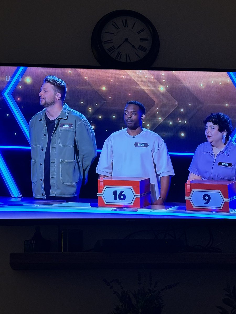 Jon Saunders tweet media