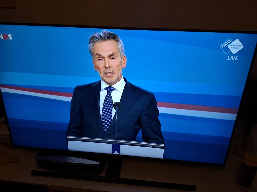 Wat een zegen dat we zo'n man als premier gekregen hebben die heel duidelijk reageert op de "antisemitische jodenjacht": "Geen tolerantie jegens intoleranten" en  "toegeven dat we een migratieprobleem hebben" en "Nederland heeft gefaald".