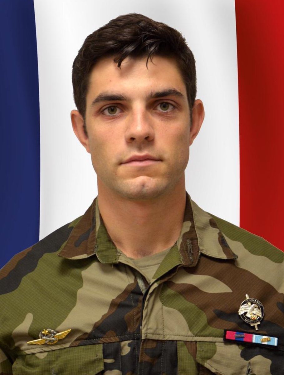 Fs_francaises_'s tweet photo. Devoir de mémoire🎗️

Le 11 novembre 2023, le capitaine Mathieu Gayot du 4e régiment d'hélicoptères des forces spéciales est décédé.

Le militaire était pacsé et allait être papa.

Ne jamais oublier. 🖤 https://t.co/NuqMrXOaxr
